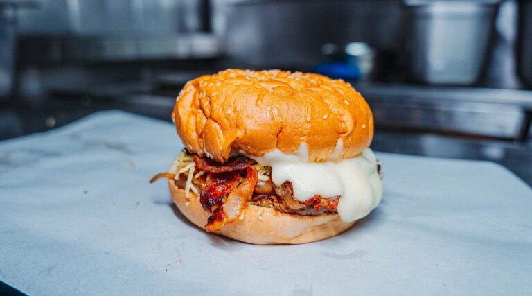 colombian burger 768x427