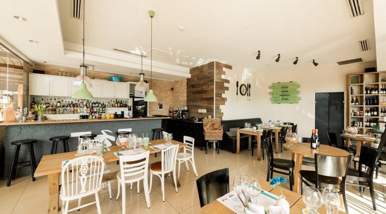 inside at twist of flavors 768x427