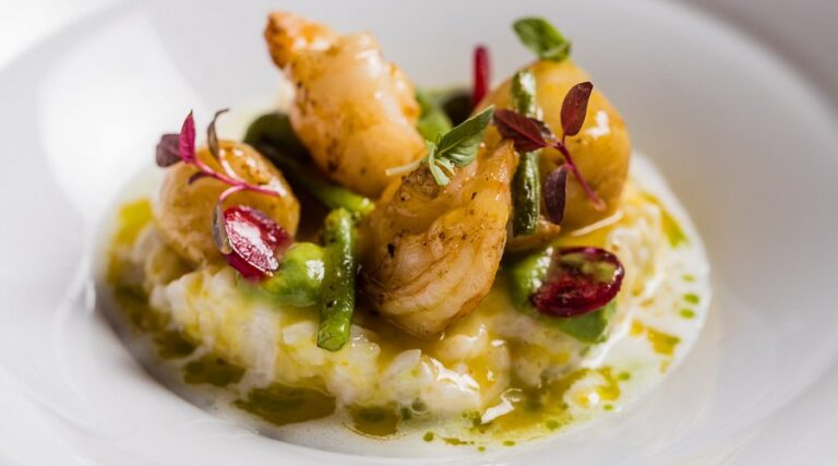 scallops and shrimps 768x427