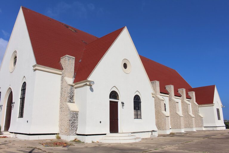 1280px Community Church Seroe Colorado 5 768x512