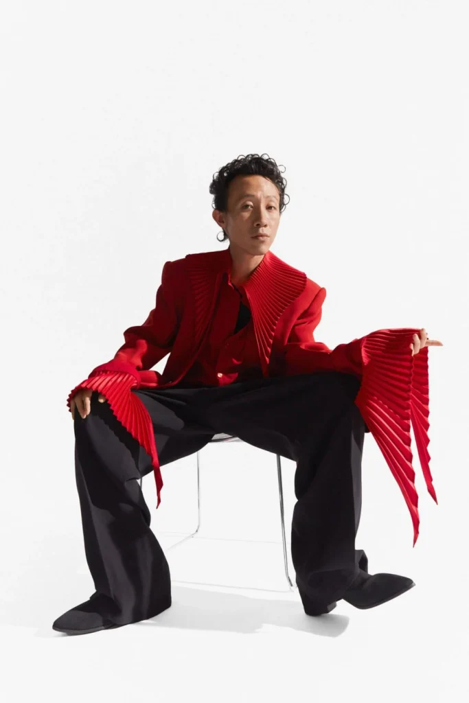 31151221 hk robert wun 2023 06 16 robertwun tatler1061 copy a1 fullres cover 1067x1600 683x1024