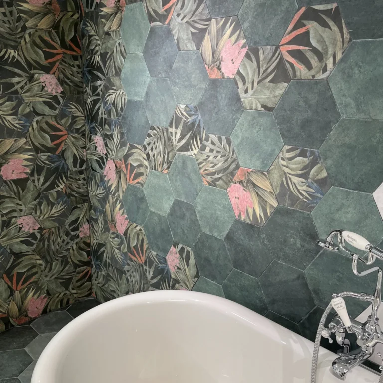 ArubaLavaBathroomWall 768x768