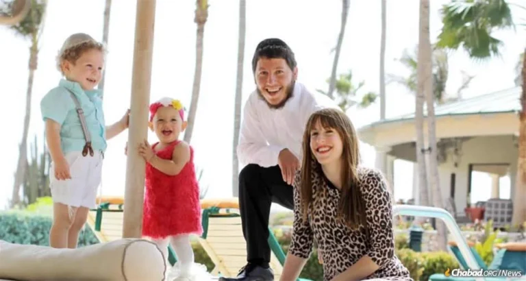 KHxX10964736 768x410