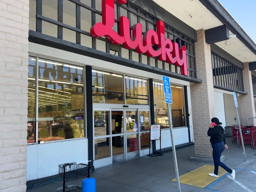 Lucky Super Store Featured image