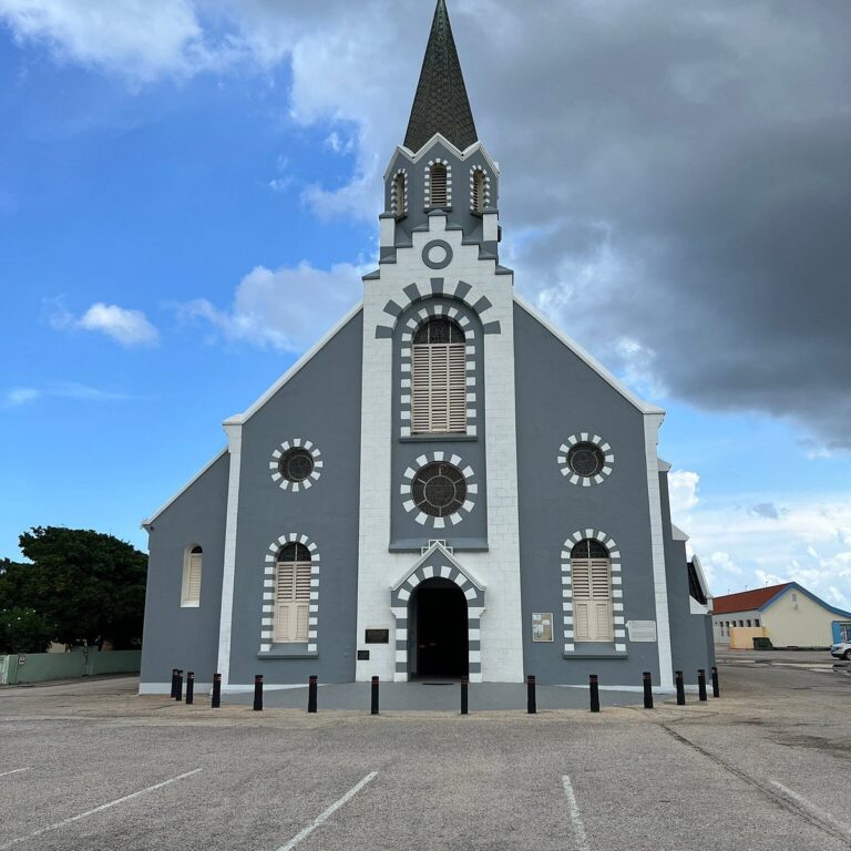 caption 1 10 768x768