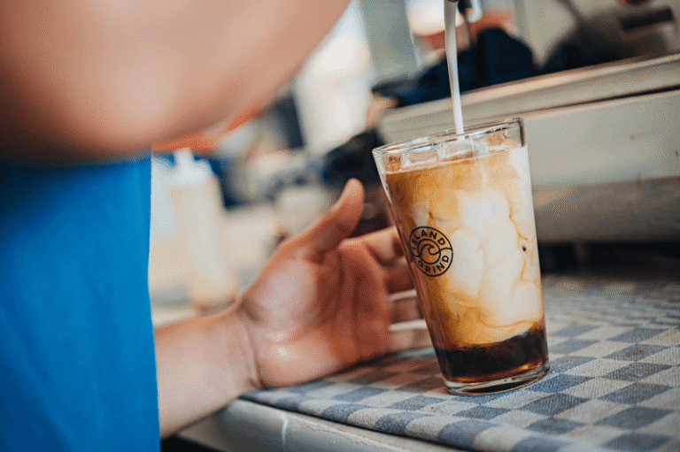 Island Grind Coffee Shop 768x511