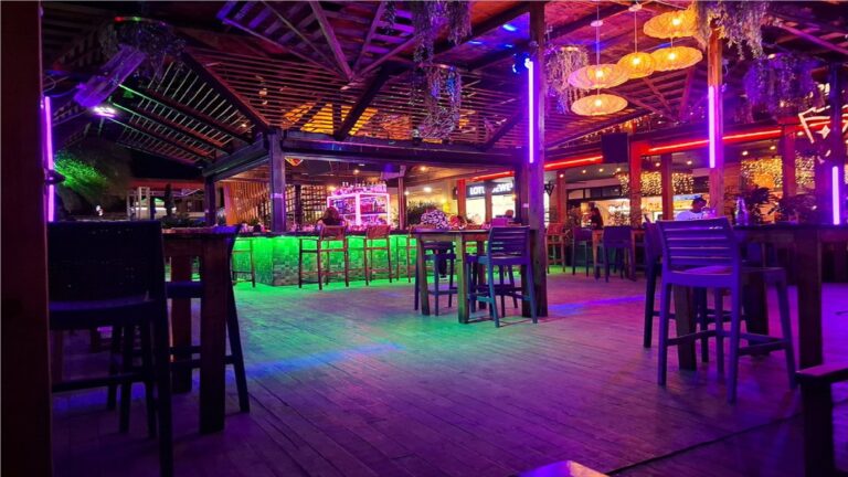 Kalibra Bar dining area 768x432