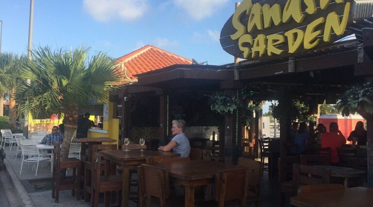 bij sandra s garden of 768x427