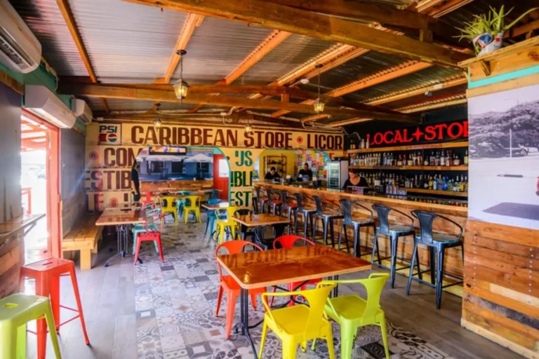 local store aruba.jpg 768x512