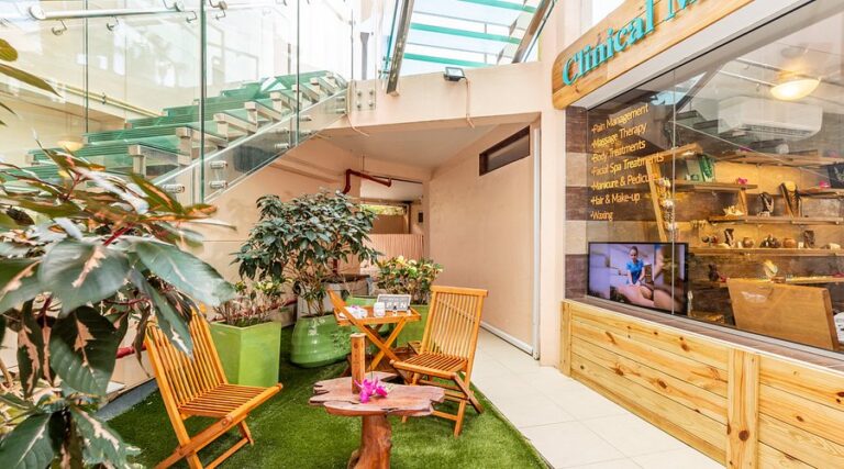 outdoor waiting area 768x427