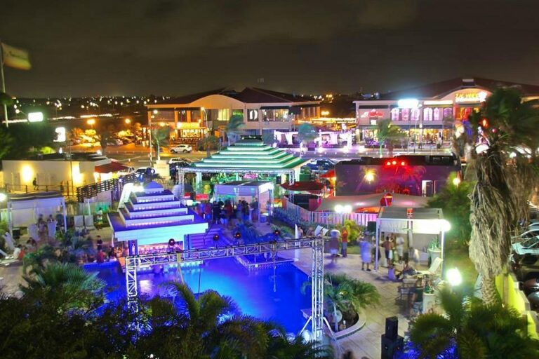 sand beach lounge 1 768x512